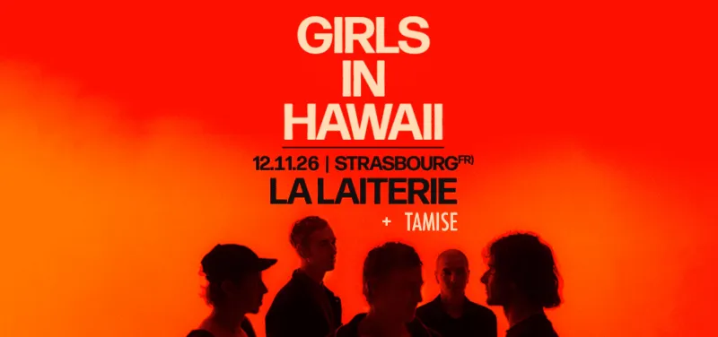 GIRLS IN HAWAII