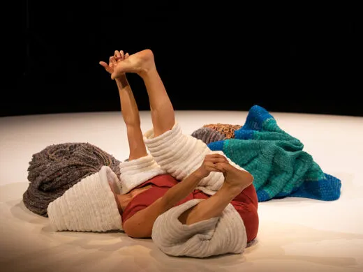 TOUCHE, Aire de jeu(x), spectacle visuel pour très jeune public
