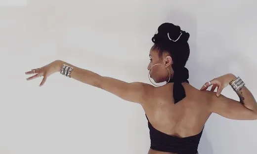 Clip : Maeva – Royalty