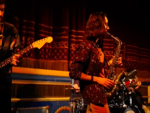 Clip : Redmaco and The Juliens – Starburn