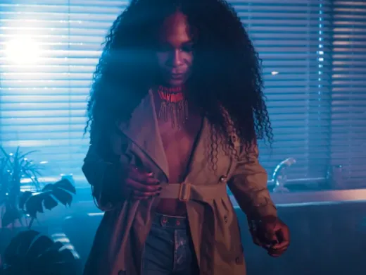 Clip : Bo* JOHNSON- The African QU-ING- « Sensuel.le »