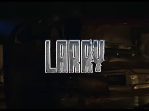 Clip : Larry – Booster