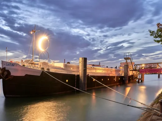 Un bateau musical sur les quais strasbourgeois