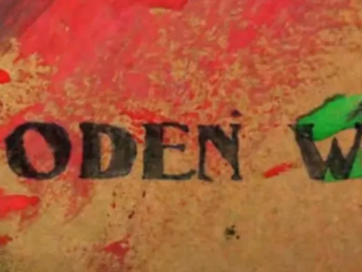 Clip : THE WOODEN WOLF – « Laurène Laurène »