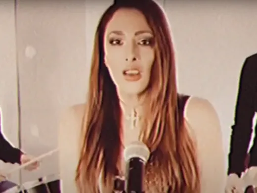 Clip : Caroline La douce – Hello Yellow