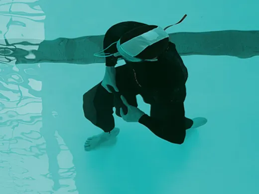 Like me, un spectacle immersif dans une piscine