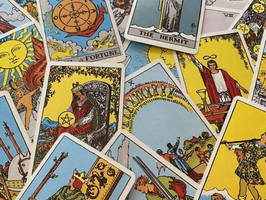 Choisir son jeu de tarot : 5 conseils efficaces