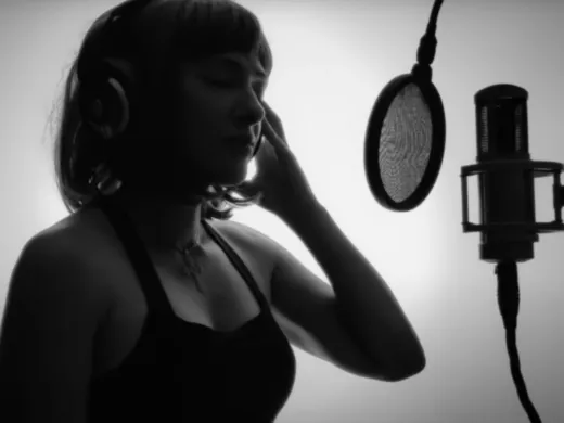 Clip : Caroline La douce – The Enemy