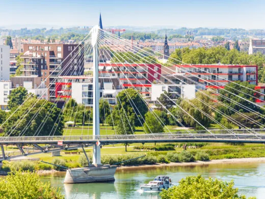 Concerts et DJ sets sur la passerelle des Deux-Rives