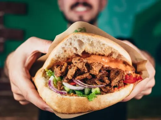 À Strasbourg : Végéman accueille Vélicious Burger