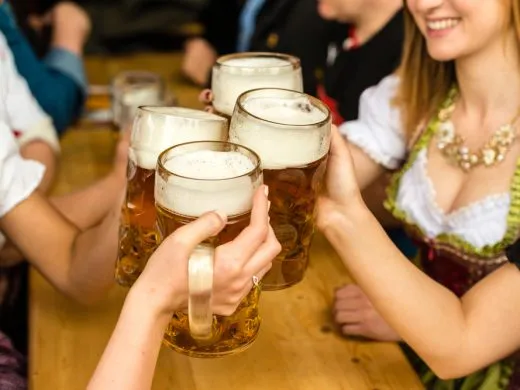 Entre choucroute et belles mousses : fêtez l&rsquo;Oktoberfest en Alsace
